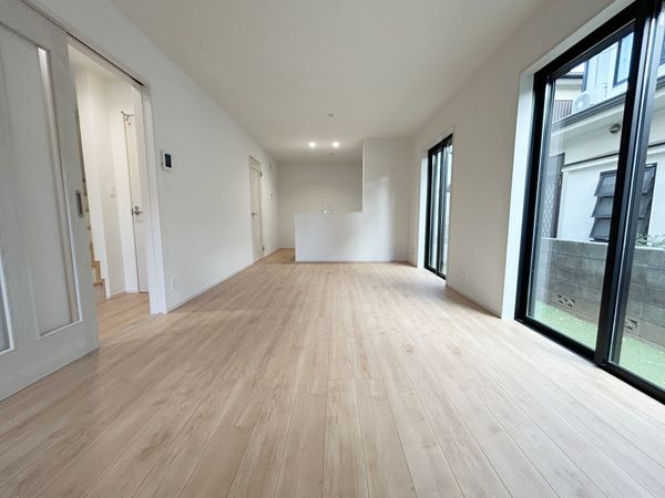 府中市西原町4丁目 新築戸建 B号棟 リビング