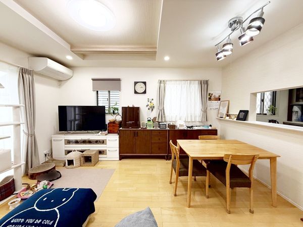 府中市若松町4丁目 戸建 リビング