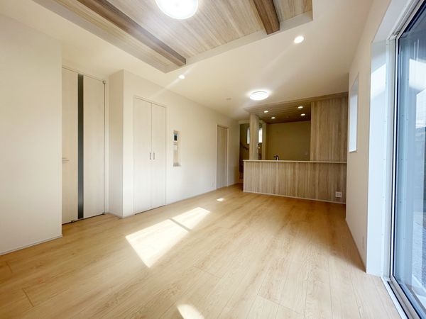 府中市日新町2丁目 新築戸建 リビング