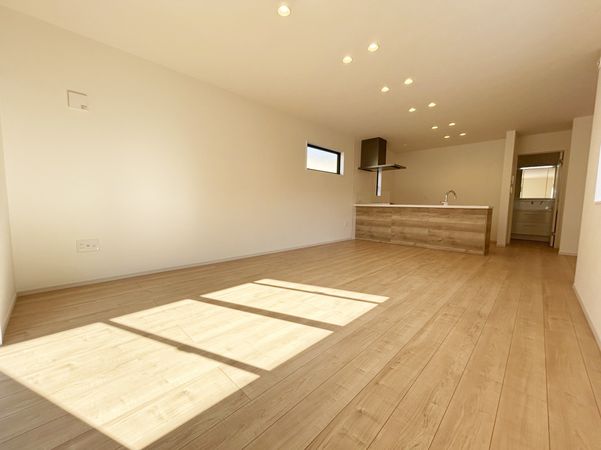 府中市栄町1丁目 新築戸建 リビング