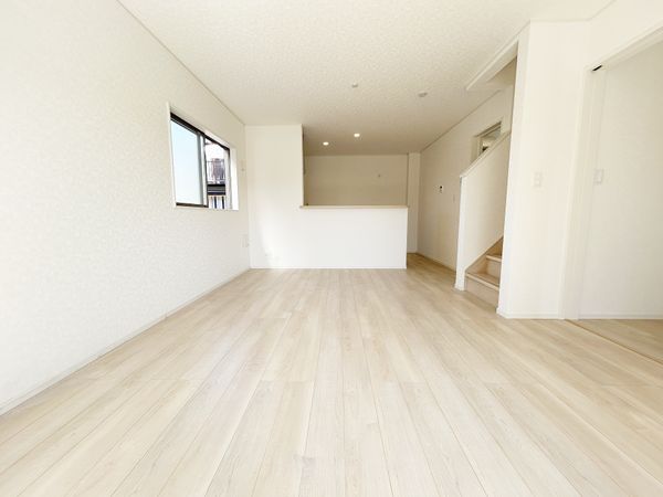 府中市清水が丘3丁目 新築戸建 7号棟 リビング