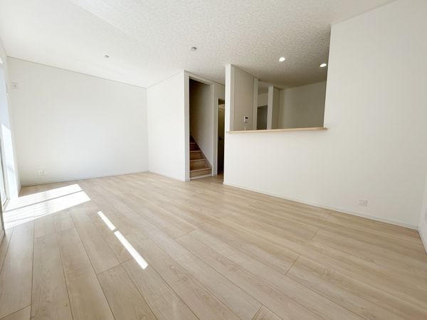 府中市清水が丘3丁目 新築戸建 3号棟 リビング