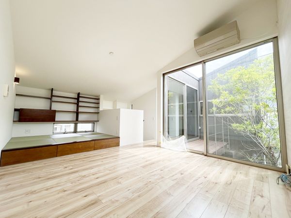 府中市天神町2丁目 戸建 リビング