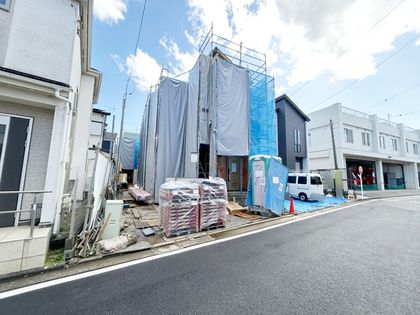 府中市是政2丁目 新築戸建 4号棟 前面道路含む外観