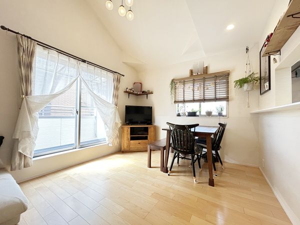 府中市小柳町4丁目 戸建 リビング 府中市小柳町4丁目 戸建 リビング