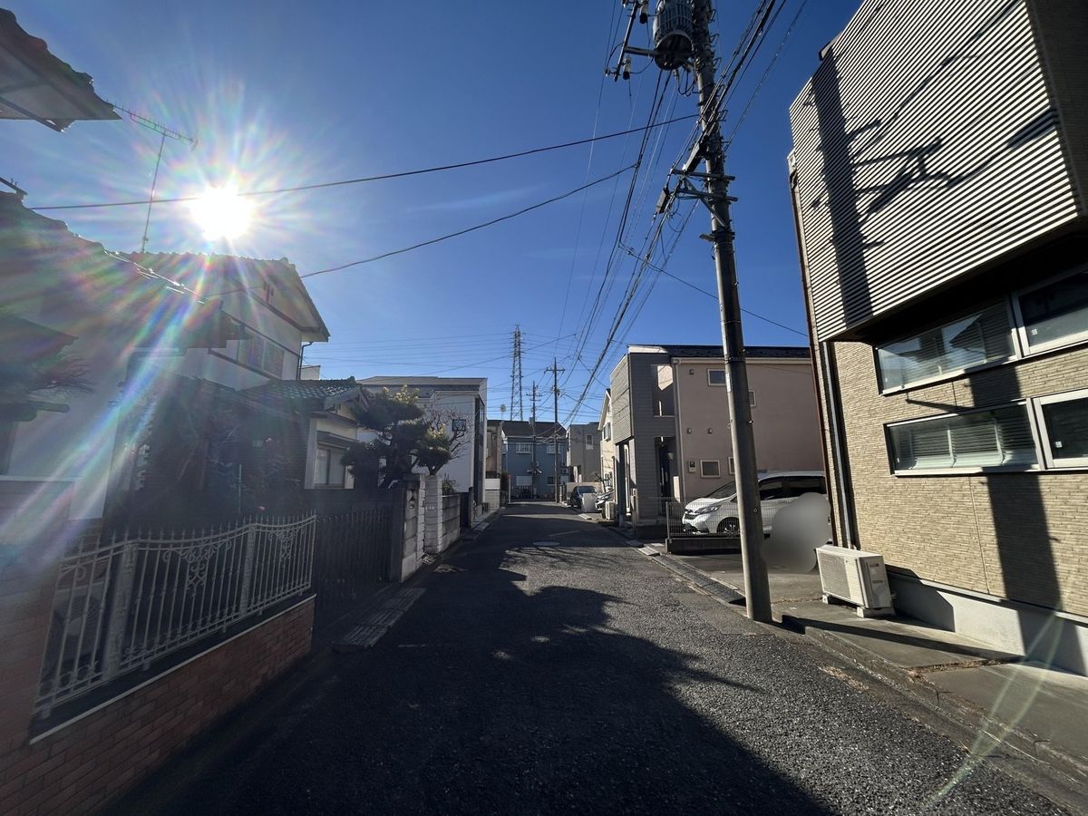 府中市栄町1丁目 新築戸建 前面道路含む外観 前面道路含む外観