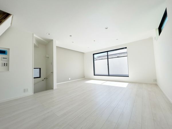 府中市宮町2丁目 新築戸建B号棟 リビング