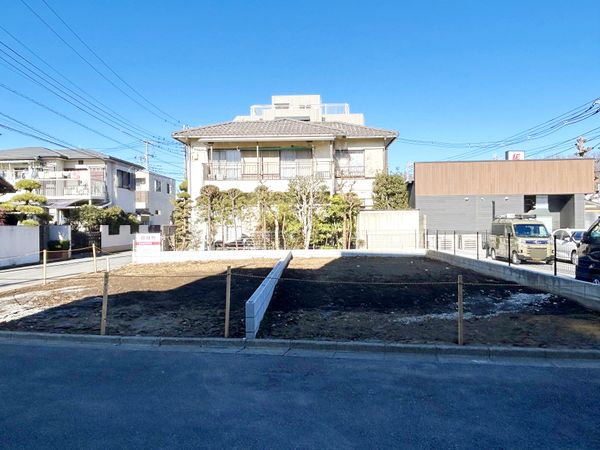 府中市若松町4丁目 新築戸建2号棟 前面道路含む外観