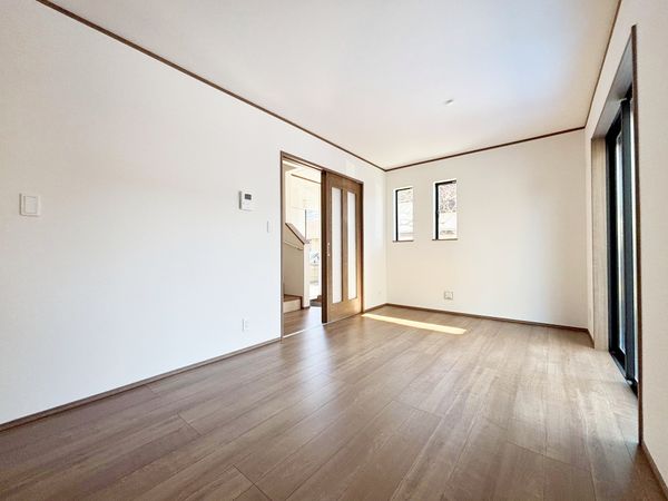 府中市南町3丁目 新築戸建1号棟 リビング