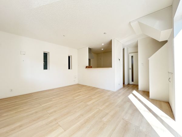 府中市矢崎町4丁目 新築戸建 リビング