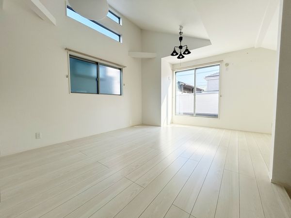 府中市分梅町2丁目一戸建 リビング 府中市分梅町2丁目一戸建 リビング