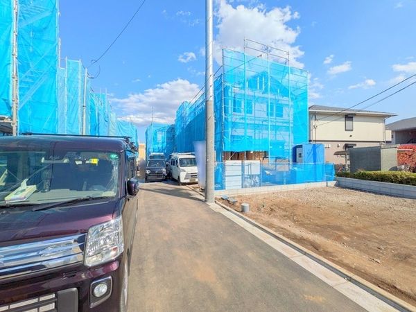 府中市西府町1丁目 新築戸建 5号棟 前面道路含む外観 府中市西府町1丁目 新築戸建 5号棟 前面道路含む外観