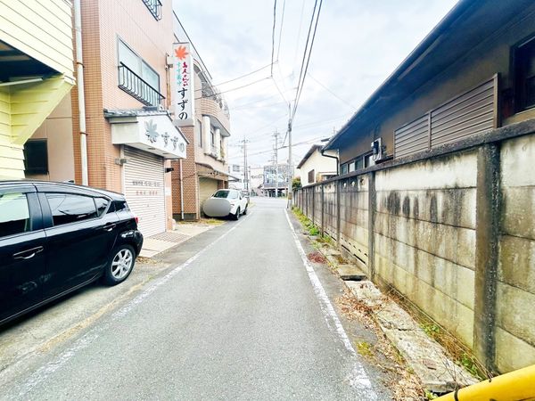 八王子市元横山町1丁目 戸建 前面道路含む外観 八王子市元横山町1丁目 戸建 前面道路含む外観