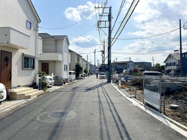 府中市四谷5丁目 新築戸建 D号棟 前面道路含む外観 府中市四谷5丁目 新築戸建 D号棟 前面道路含む外観