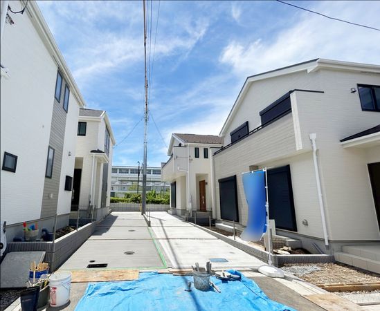 府中市四谷3丁目 新築戸建 B号棟 前面道路含む外観