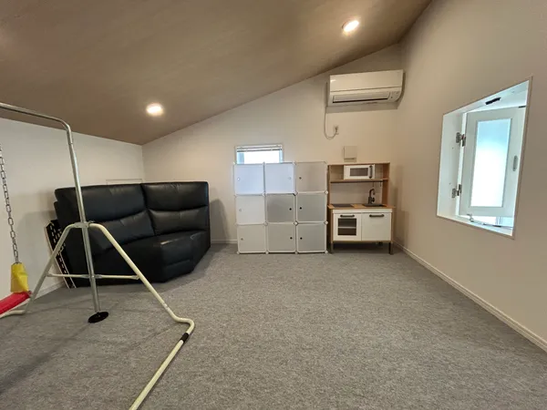 固定階段で上がれる屋根裏