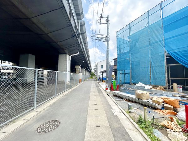 府中市分梅町2丁目 新築戸建 1号棟 前面道路含む外観 府中市分梅町2丁目 新築戸建 1号棟 前面道路含む外観