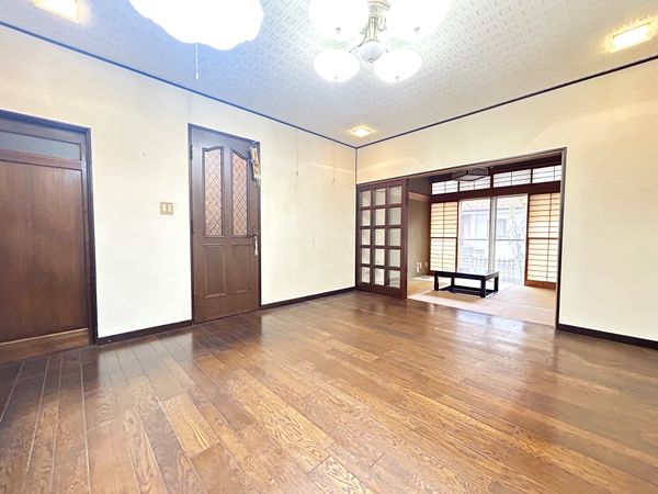 府中市清水が丘2丁目 戸建 リビング