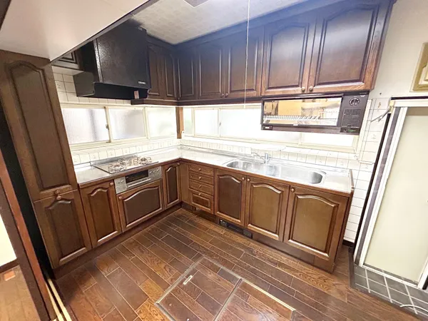 家具・調度品は物件価格には含まれません。