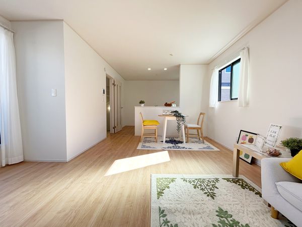 府中市白糸台1丁目 新築戸建 リビング