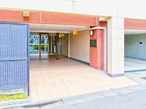 ラヴィドール府中武蔵野台 エントランス エントランス