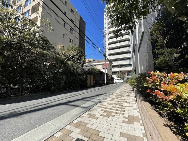 マンション前面道路