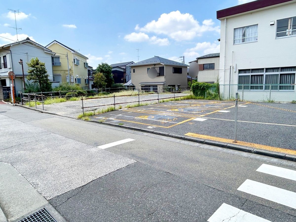 前面道路含む外観