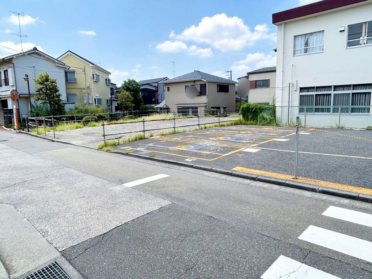前面道路含む外観