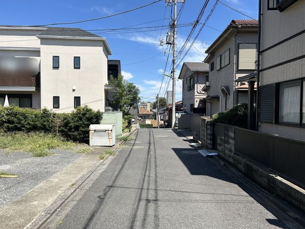 前面道路含む外観
