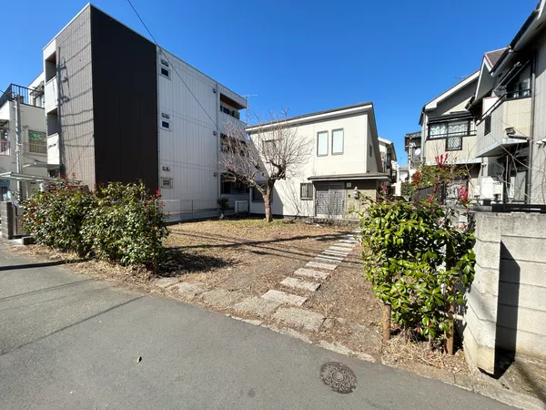 南側約10ｍ公道につき、日当たり良好です。
