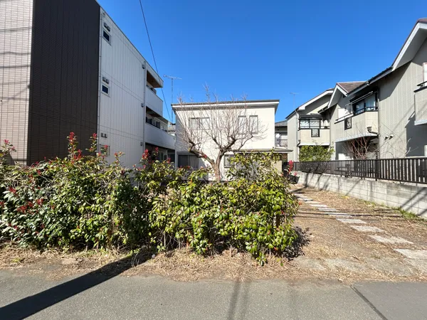 建築条件付売地ではございません。お好きなハウスメーカー・工務店等で建築いただけます。