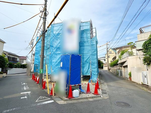 前面道路含む外観