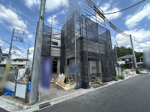 狛江市中和泉3丁目 新築戸建 1号棟 前面道路含む外観