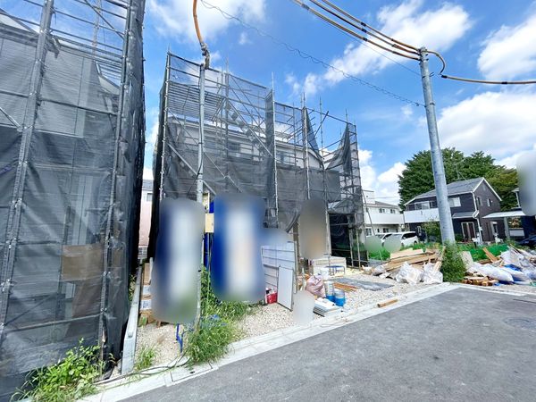 狛江市中和泉3丁目 新築戸建 2号棟 前面道路含む外観 狛江市中和泉3丁目 新築戸建 2号棟 前面道路含む外観