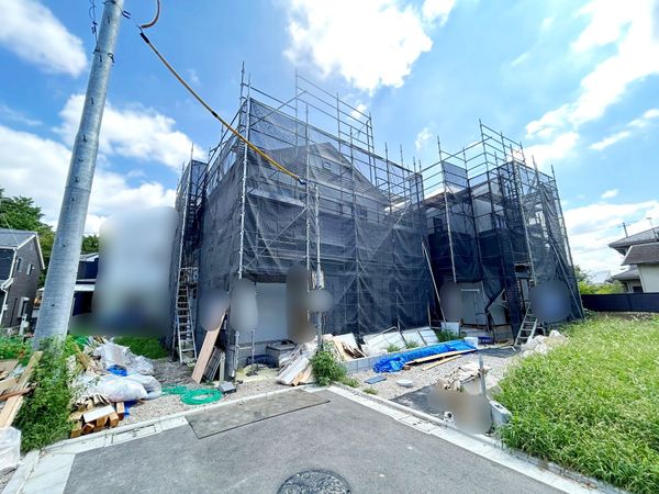 狛江市中和泉3丁目 新築戸建 3号棟 前面道路含む外観