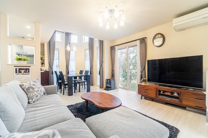 調布市若葉町3丁目 戸建 リビング