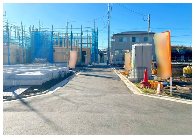 前面道路含む外観