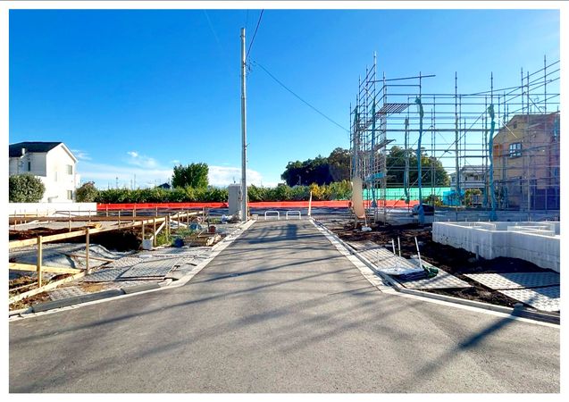 前面道路含む外観