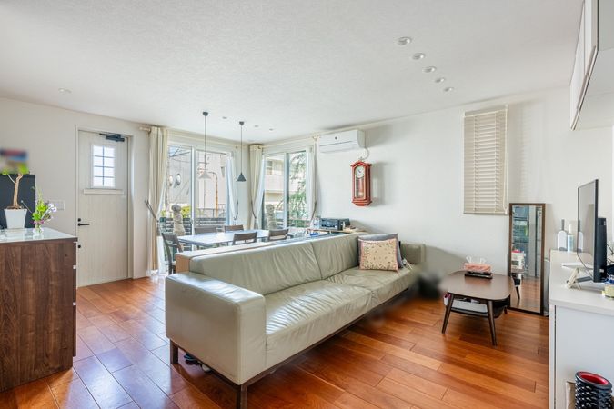 調布市仙川町1丁目 戸建 リビング