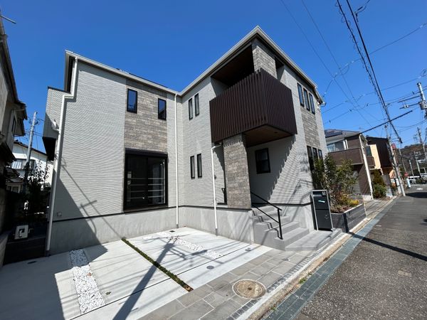 狛江市東野川4丁目 新築戸建 駐車場