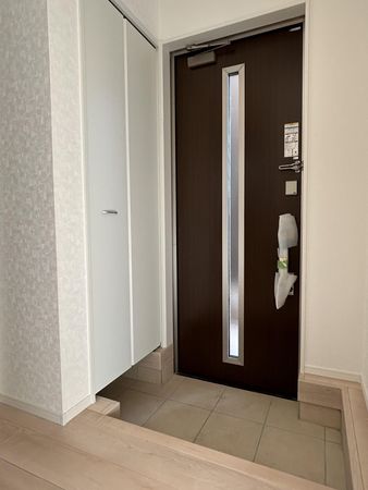 調布市若葉町3丁目 新築戸建 玄関