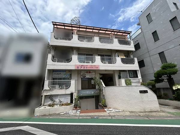京王線「仙川」駅まで徒歩5分のオーナーチェンジ物件。利便性の高い立地です。