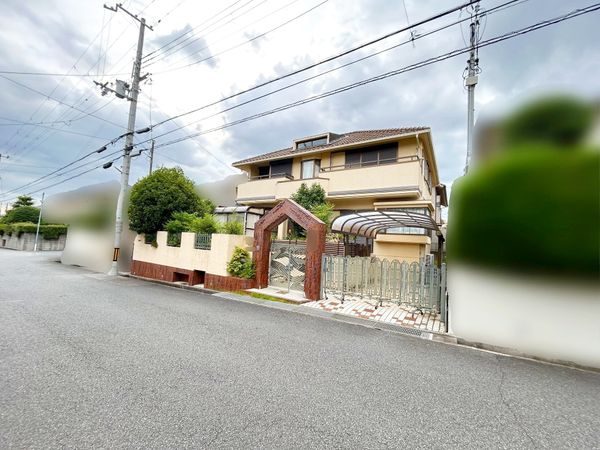 竹の台5丁目 戸建 前面道路含む外観 竹の台5丁目 戸建 前面道路含む外観