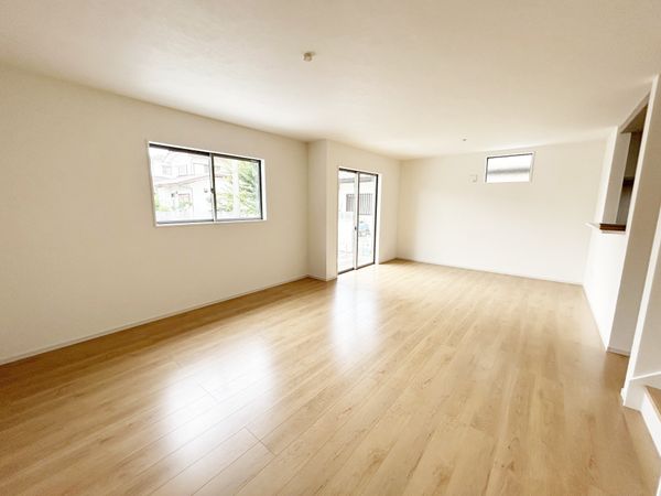 若草町2丁目 新築戸建 リビング