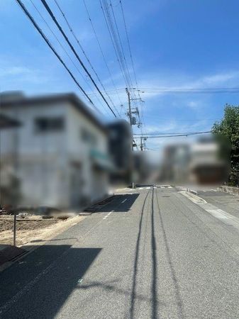 二葉町8丁目 新築戸建 前面道路含む外観 前面道路含む外観