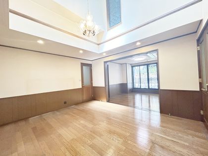 井吹台西町3丁目 戸建 リビング 井吹台西町3丁目 戸建 リビング