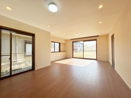 宮下3丁目 戸建 リビング