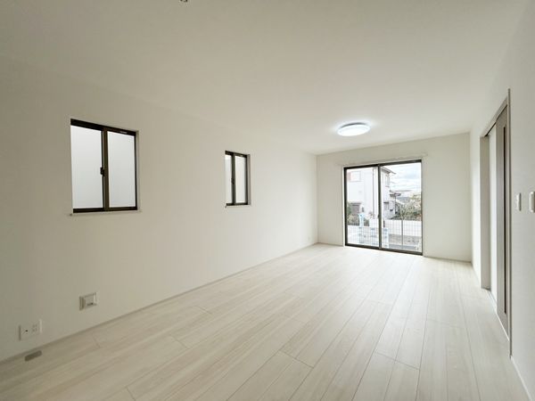 桃山台3丁目 新築戸建 2号棟 リビング