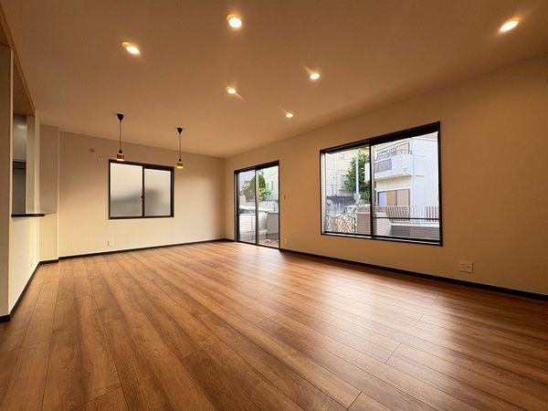 明石市松が丘3丁目 戸建 リビング