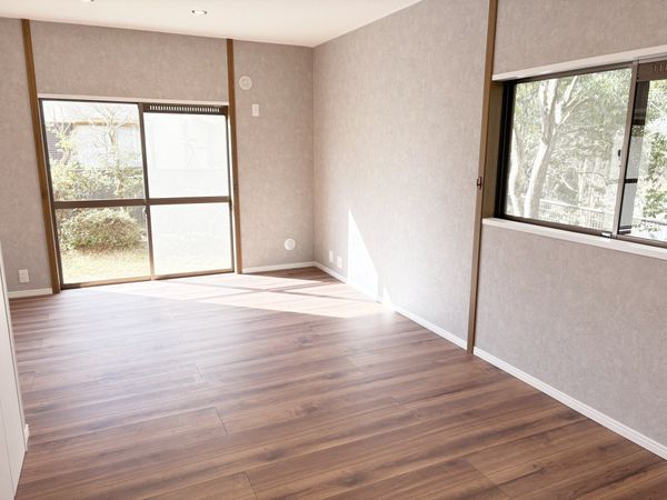 春日台9丁目 戸建 リビング